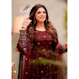 Vestido de Noche de Diseñador con Bordado de Lentejuelas para Fiestas con Dupatta Incluido - Product Image 2