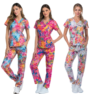 Ensemble de blouses d'hôpital unisexe à sublimation, col en V, manches courtes, en tissu sergé 100 % polyester de haute qualité, impression personnalisée pour - Product Image 1