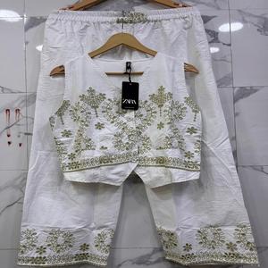 เสื้อคุร์ตาเด็กทารก ยี่ห้อ New Kingsa Textile รุ่น Unisex สำหรับฤดูหนาวและฤดูร้อน สไตล์วินเทจ ขนเฟอร์เทียม กันลม ผ้าฝ้าย ทรงครอป กระชับพอดีตัว แห้งเร็ว เหมาะสำหรับงานรับปริญญา - Product Image 1