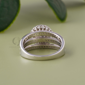 Bague de fiançailles vintage en or blanc 14 carats avec moissanite taille portugaise 2 carats, bijou de mariage fait main, bague de mariée classique - Product Image 4