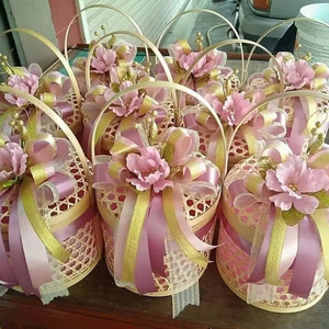 Panier-cadeau rond en bambou, design tissé naturel pour une présentation de luxe - Product Image 1