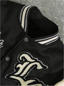 Chaqueta Bomber Varsity de Lujo Estilo Streetwear – Unisex, Estilo Letterman con Costuras Premium, Dobladillo Acanalado, Prenda Exterior Cálida de Tela Suave - Product Image 6