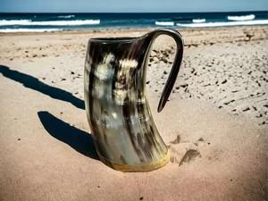 Jarra de Cuerno de Alta Calidad con Inserto de Vidrio – Copa para Cerveza y Vino de Cuerno de Búfalo, Caja de Regalo y Opciones de Venta al por Mayor - Product Image 3