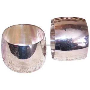 Rond de serviette en laiton antique fait à la main porte-rond en laiton de meilleure qualité à prix abordable par UCI - Product Image 1