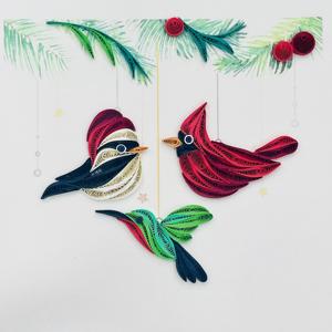Carte en quilling colorée avec ornement d'oiseau suspendu, carte festive en quilling avec enveloppe, cartes de vœux faites à la main, spéciales pour les fêtes - Product Image 1
