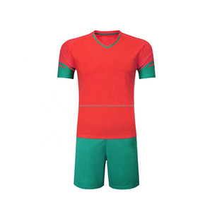 Ensemble de maillots de football avec logo personnalisé de haute qualité uniforme de football avec short pour jeunes et adultes avec impression de style d'impression de nom - Product Image 3