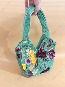 Sac à bandoulière perlé fait main en gros pour femmes, sac à main de luxe brodé, sac de soirée de créateur personnalisé OEM, fabrication sur mesure - Product Image 3