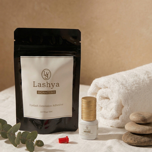 Pegamento para Extensión de Pestañas [Lashya] Signature Adhesive 1-2s, Selección del Experto en Pestañas, Marca Privada, Suministro de Pegamento para Extensión de Pestañas, 10 ml - Product Image 1