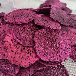 Fruta del Dragón Roja Seca de Alta Calidad, en Rodajas, Dulce, de Vietnam, envasada al Vacío - Product Image 4