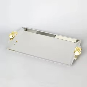 Plat de service rectangulaire en métal avec incrustation dorée, finition polie, design moderne et luxueux, vaisselle durable pour les fêtes - Product Image 1