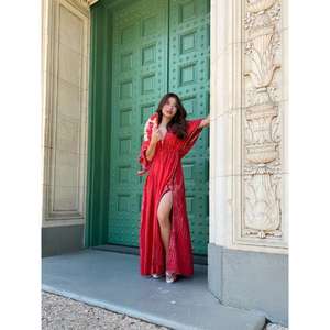 ชุดเดรสยาวสไตล์เทพธิดา ลายมัดย้อม สีแดงคอรัล ผ้าฝ้าย 100% ใส่สบายมาก ระบายอากาศได้ดี เหมาะสำหรับฤดูร้อน - Product Image 3