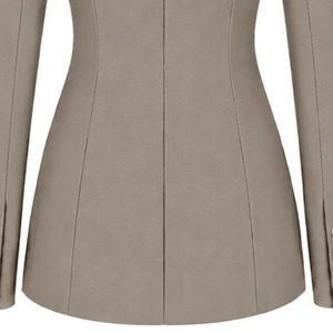 Blazer de mujer personalizado color taupe, doble botonadura, corte ajustado, manga larga, formal, para oficina, traje a medida con pechera personalizada - Product Image 6