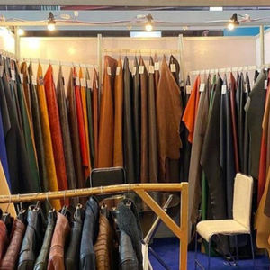 Veste de motard matelassée en peau de mouton pour femme, imperméable, réversible, écologique, de haute qualité - Product Image 4