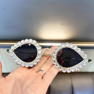 Hip Hop Cat-eye Small <b>Frame</b> Sun Glasses Fashion Luxury Diamond Set Metal Luxury Women Sunglasses Man Glasses - Product Image 4