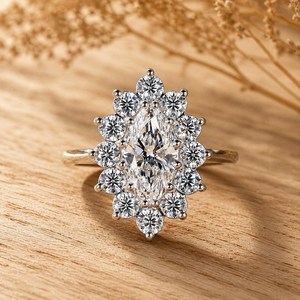 Bague de fiançailles solitaire en or massif 10K 14K 18K certifiée IGI, couleur DEF, clarté VS VVS, style vintage, avec halo floral en grappe - Product Image 2