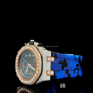 Montre de luxe avec bracelet en caoutchouc camouflage bleu - Montre chronographe avec lunette en or rose et moissanite - Montre sport sertie de diamants VVS - Product Image 3