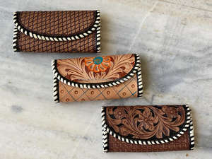 กระเป๋าสตางค์แกะสลักด้วยมือมีสไตล์กระเป๋าสตางค์สีเทอร์ควอยซ์สําหรับผู้หญิงกระเป๋าสตางค์หนังตะวันตกคลัทช์เคสโทรศัพท์หลายใช้ - Product Image 2