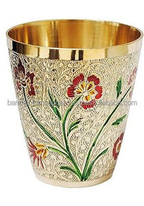 Verres à boire en laiton de conception de frontière avec le verre d'eau en métal fini de couleur polonaise et d'or avec la belle conception de frontière - Product Image 3
