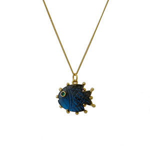 Colgante de labradorita con forma de pez tallado, ojo de circonita verde, collar chapado en oro sobre latón, idea de regalo de joyería unisex para amantes de los animales - Product Image 1