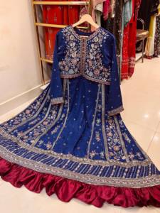 Pishwas brodé en viscose, robe bleue brodée ornée de volants en satin - Pantalon Anarkali en tissu identique au Pishwas - Product Image 5