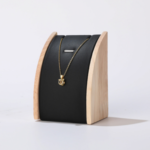 Vente chaude en gros, support de collier personnalisé en forme de polygone, buste, pendentif, bracelet de luxe, présentoir à bijoux, support en bois et cuir PU, Elequeen - Product Image 5