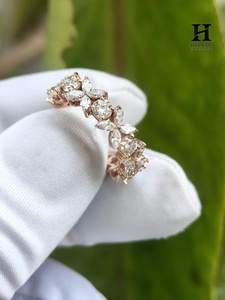 Anillo de Eternidad de Diamantes Florales de Mariposa en Oro Blanco de 14K Personalizado con Diamantes Cultivados en Laboratorio de Corte Marquesa y Redondo para Mujer - Product Image 2