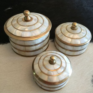 Mother of Pearl Decorative Storage Box with Gold Finish Lid, Handmade Luxury Jewelry and Vanity Organizer for Home <b>Decor</b> - Product Image 5