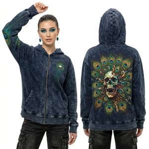 Sudadera con capucha corta azul claro personalizada para mujer con gráfico de calavera y nubes, estampado de estrellas desgastado en las mangas, fabricante - Product Image 4
