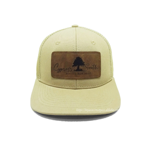 Gorra Trucker Personalizada con Parche de Cuero Retro, Gorra de Béisbol Estructurada con Frente de Algodón y Parte Trasera de Malla, Venta al Por Mayor de Fábrica OEM - Product Image 2