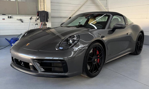 รถมือสองปี 2025 สำหรับ 911 Targa 4 GTS Turbo SUV ดีเซล V6 เกียร์อัตโนมัติ เบาะหนัง 480 แรงม้า ล้อแม็ก R20 พวงมาลัยซ้าย ภายในสีเข้ม หลังคาพาโนรามา - Product Image 3