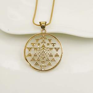จี้รูปเรขาคณิตศรี Yantra ชุบทองจี้เสน่ห์ unisex เครื่องประดับทางศาสนาสร้อยคอโลหะผสม - Product Image 3