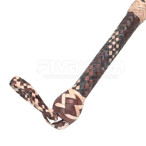 Látigo de cuero premium hecho a mano, cuero genuino duradero, mango resistente, diseño flexible, ideal para entrenamiento y actividades al aire libre. - Product Image 5