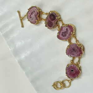 Bracelet manchette tendance en laiton fait main, personnalisable (couleur et taille), pour femme, idéal pour les fêtes, avec pierre naturelle - Exima Traders - Product Image 3