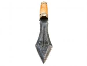 Cuchillo Decorativo Artesanal de Acero de Damasco Hecho a Mano con Mango de Hueso y Guarda de Latón - Product Image 5
