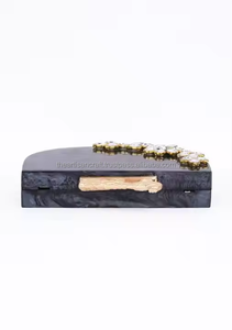 Sac à main de soirée de luxe personnalisé en résine, fait main, design traditionnel, pour femmes - Product Image 6