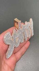 Colgante de letra con incrustaciones de moissanita, corte brillante redondo, engaste de bisel, personalizado estilo Hip-Hop, con nombre, en Plata 925 bañada en rodio - Product Image 2