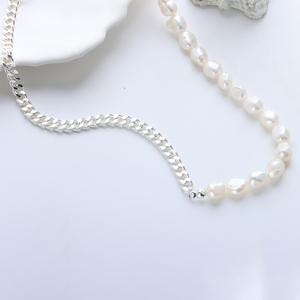 Collar de Perlas de Agua Dulce Estilo Europeo Americano con Media Cadena y Media Perla, Cierre OT y Cadena Cubana, Producto Exclusivo - Product Image 2