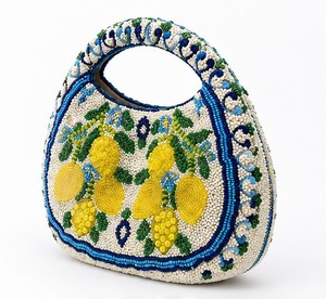 Bolso de noche con cuentas en forma de media luna, hecho a mano con diseño de limones, elegante para fiestas. - Product Image 4