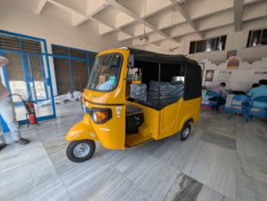 Tuk Tuk Modelo Ape City y DX Fabricado en India |   Vehículo de Pasajeros de 3 Plazas de Alta Calidad |   Listo para Exportar a Haití y República Dominicana - Product Image 4