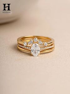 Anillo de compromiso vintage con diamante ovalado cultivado en laboratorio, conjunto de anillos solitarios de oro amarillo de 14K, corona de tiara curvada de 3 piezas con pavé, conjunto nupcial apilable. - Product Image 2
