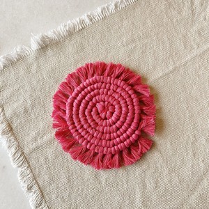 Sous-verre en macramé moderne fait main, style bohème, noué à la main - Product Image 4