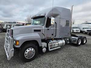 Tracteur routier diesel longue portée 6x4 avec cabine couchette pour le transport de marchandises - Product Image 3