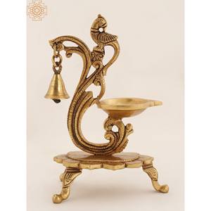 Deepam de Latón Hecho a Mano de 8 Pulgadas con Campana, Lámparas de Aceite y Accesorios, Deepam Decorativo de Latón para Templo y Hogar, Hecho en India - Product Image 1