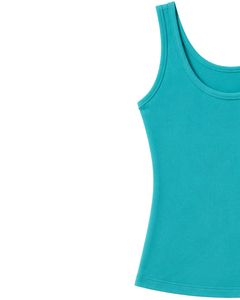 Ensemble deux pièces décontracté d'été pour femme : débardeur bleu sarcelle et short corail, tenue de détente sans manches, coupe douce et extensible - Product Image 3