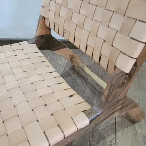 Chaise de salle à manger marocaine contemporaine faite à la main, siège en cuir tressé, structure en bois massif, mobilier artisanal pour appartement - Product Image 2