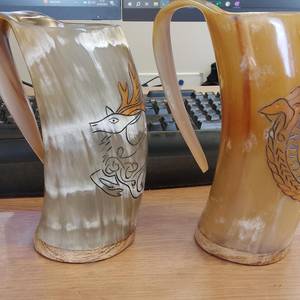 Chope à bière artisanale vintage en corne de buffle, authentique mug de Viking, tasse en corne médiévale portable et étanche pour les fêtes - Product Image 5