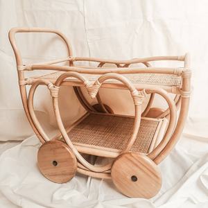 Carrito de juguete de ratán hecho a mano de primera calidad para niños, hermoso carrito de té con ruedas, carrito para servir bebidas. - Product Image 1