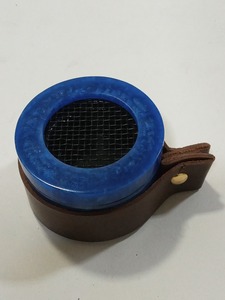 Brûleur d'encens en bois avec sangle en cuir, finition rouge, diffuseur aromatique pour l'aromathérapie - Product Image 2