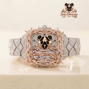 Elegante Reloj de Pulsera con Bisel de Perfil Escalonado, Esfera Metálica y Borde con Incrustaciones de Piedras - Product Image 6