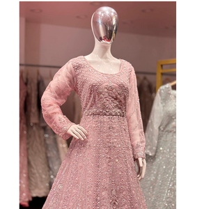 Lehenga de soirée élégant en tissu filet de couleur claire avec broderie artisanale complète et broderie Jarkan pour femmes - Product Image 5